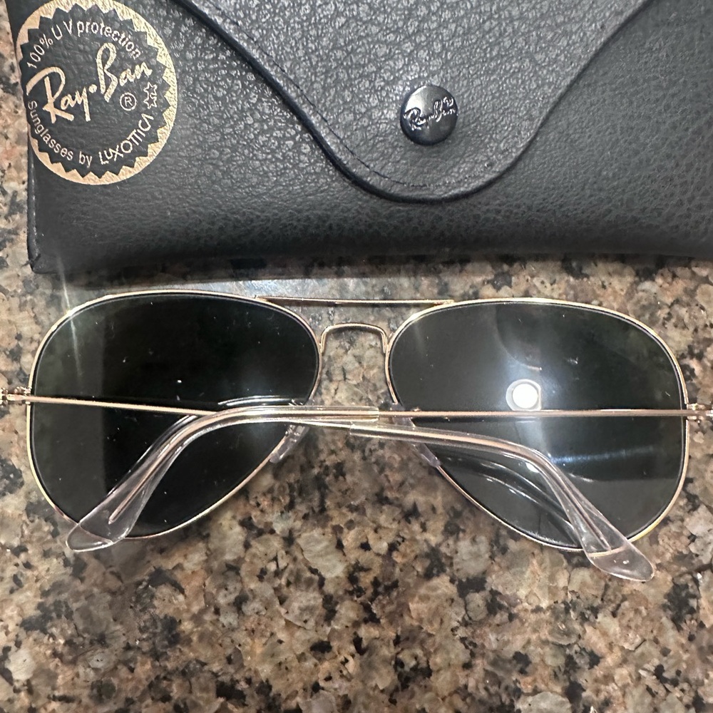 Ray-Ban Aviators - Picture 5 of 6